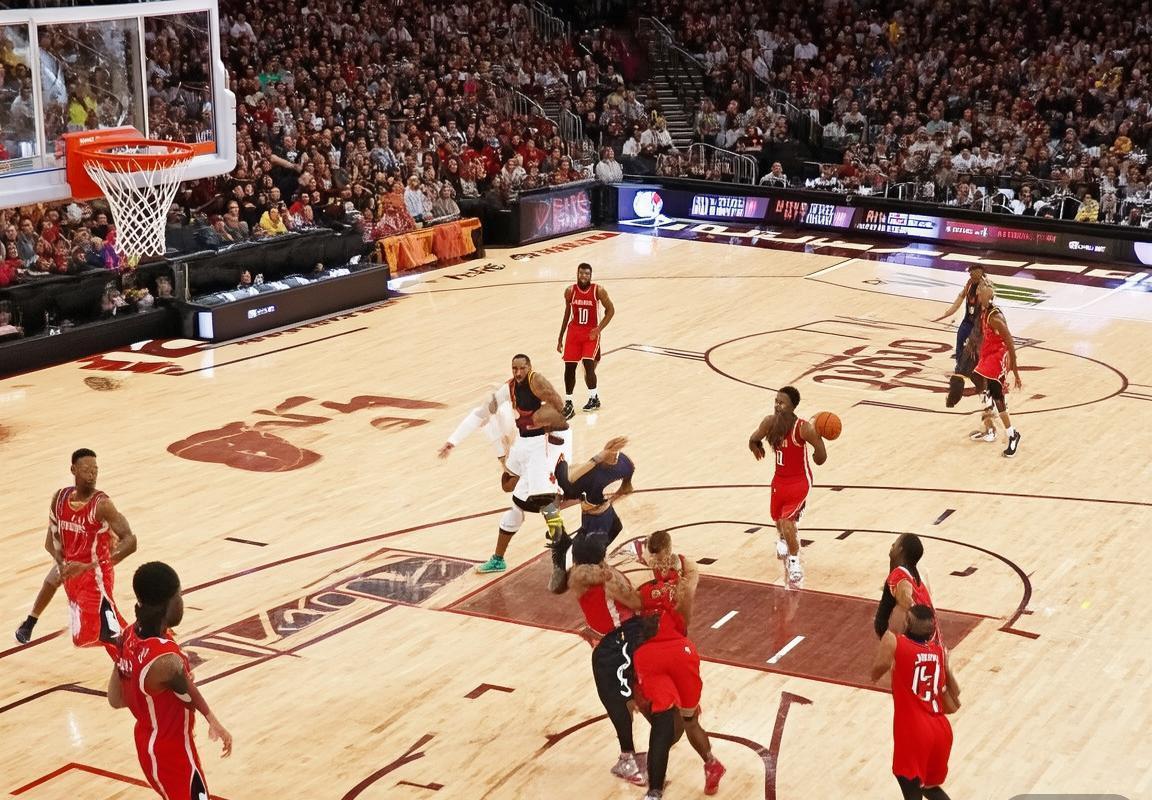 2018年NBA焦点战：骑士火箭激战成胶着，詹姆斯对决哈登